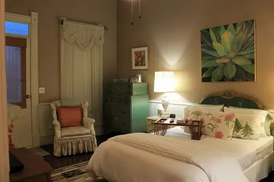 Grand Magnolia Ballroom & Suites Hotels near Mississippi Sandhill Crane National Wildlife Refuge Admin Building And Visitor Contact Station