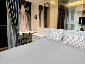 RedLiving Apartemen Transpark Cibubur - Ens Room