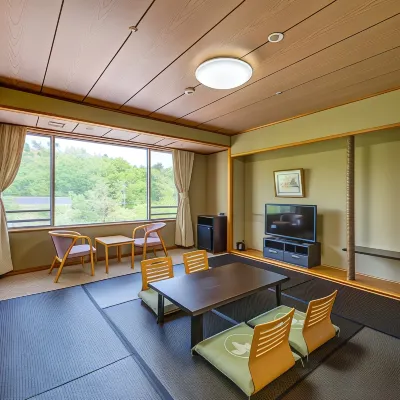 LiVEMAX RESORT KAGAYAMASHIRO Отели рядом с достопримечательностью «Станция Kaga Onsen»
