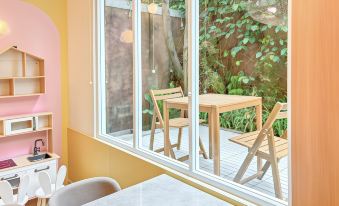Youre.at - Grand Setiabudi Apartment
