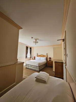 The Royal Oak Hotel