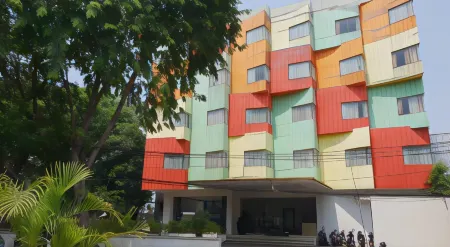 N3 Zainul Arifin Hotel