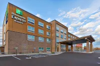 Holiday Inn Express & Suites Eau Claire West I-94 Hotels near JCPenney