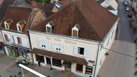 Au Sauvage Các khách sạn ở Lorris