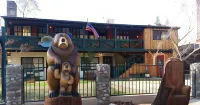 Kern Riverfront Lodge Hotel dekat Nuui Cunni Native American Intertribal Cultural Center and Museum