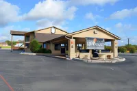 Hill Country Inn and Suite - parking