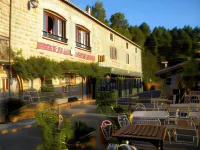 Auberge de la Tour de Brison Hôtels à : Sanilhac