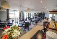 Hôtel Inn Design & Restaurant Le Mans - Frühstück