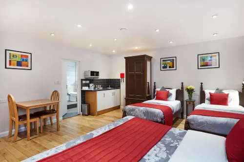 Conifers Guest House - Scenic