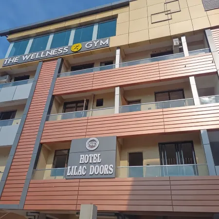 Hotel Lilac Doors
