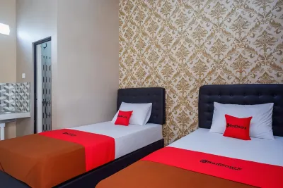 RedDoorz Syariah near Stasiun Gumilir Cilacap Hotel dekat Penyebrangan Prenca