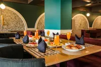 Sunday Hotel & Convention Centre by CheckIn, Vadodara - Breakfast