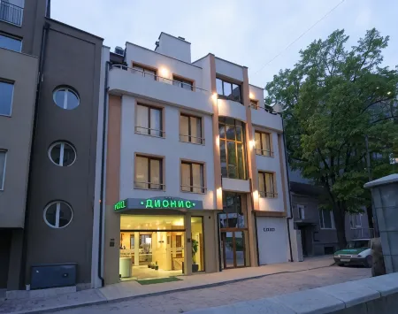 Dionis Hotel