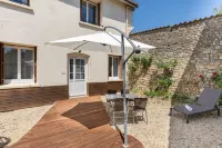 Hotel les Vieux Acacias Отели в г. Гайан-ан-Медок