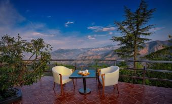 TreeHouse Chail Villas