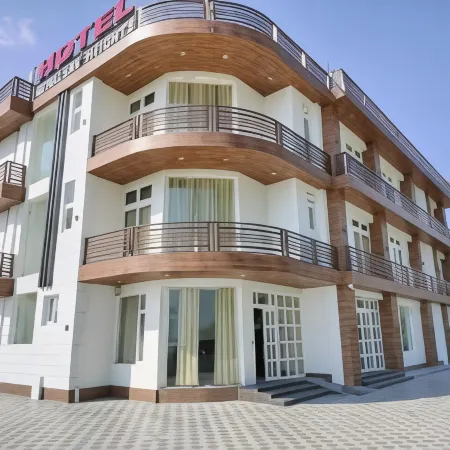 Hotel Rewalsar Heights Отели в г. Округ Манди