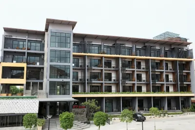 Samkwan Village Hotels near Institute of Marine Science,Burapha University