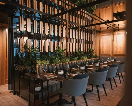 Boutique Hotel Palais Royal Отели рядом с достопримечательностью «Храм святого апостола Луки»