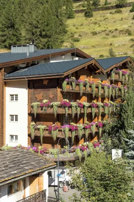 Hotel Butterfly Hotels near Eisfluh