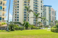 FABOULOUS PENTHOUSE, ESTERO BEACH & TENNIS! ON THE BEACH! EVERYTHING IS NEW!!! Estero Island 주변 호텔