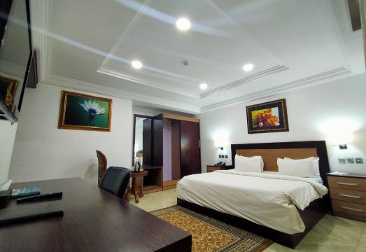 나이에 임매큘리트 플래티넘 럭셔리 리조트(Immaculate Platinum Luxury Resorts) 3성급 호텔 객실