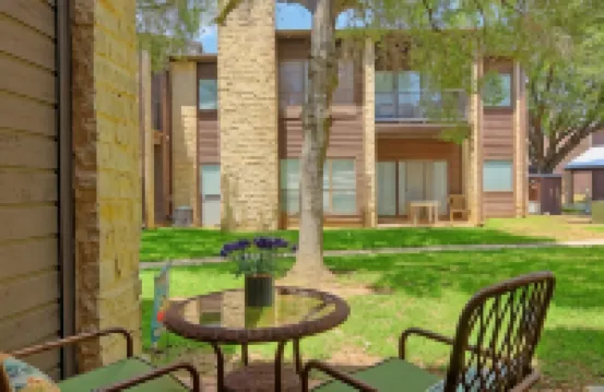 雷艾温隨波逐流 CW B103 號酒店