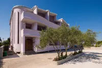Apartments Mara Hotels near Split Airport