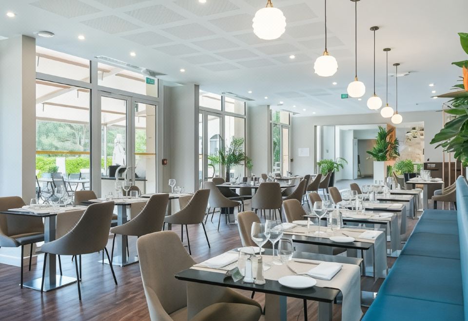 Hotel Birdy By HappyCulture Over view