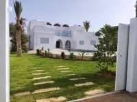 Villa Djerbienne Traditionnelle Avec Piscine  호텔