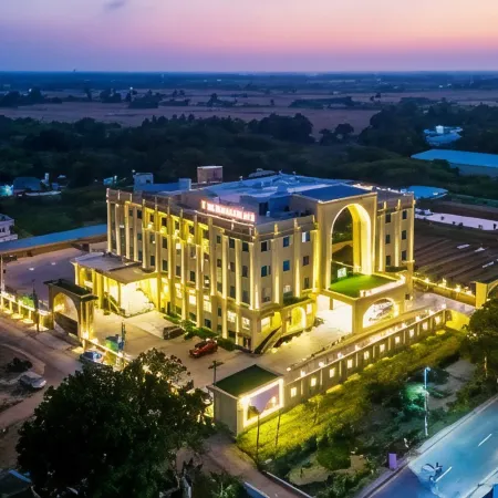 LE ROYALE PALACE