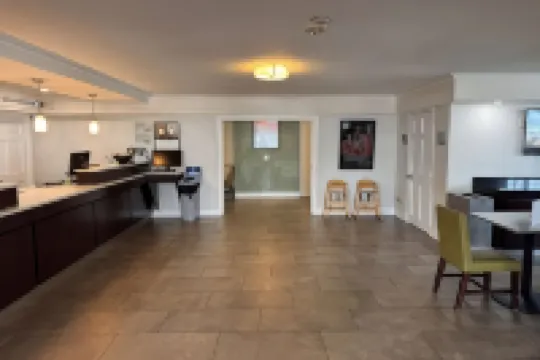 Wingate by Wyndham Galveston Beachfront at Seawall - Pet friendly
