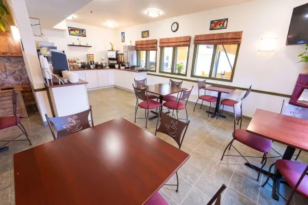 Super 8 by Wyndham Amherst NS