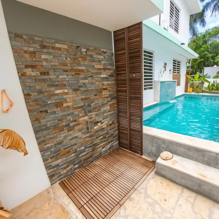 Casa Verde Hotel - Steps to the Beach, Pool, Restaurant & Bar
