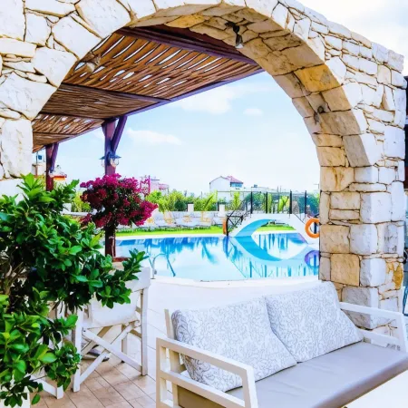 Yiannis Manos Hotel Resort