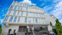 Regenta Place Jaipur , Jaipur - สระว่ายน้ำบนดาดฟ้า