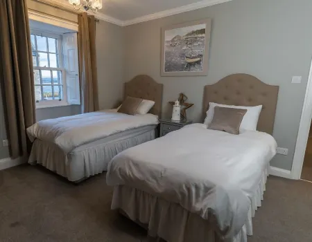 Luxury Waterfront home on stunning Findhorn Bay.