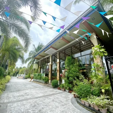 Eduardo's Resort