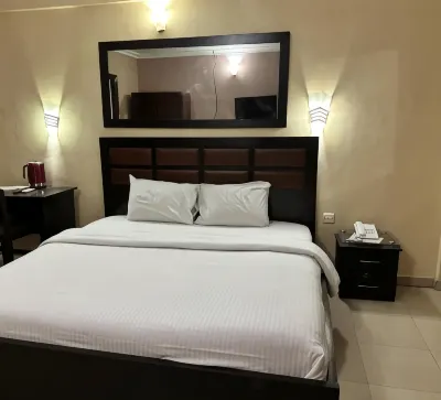 Whitehouse Msquare Hotel