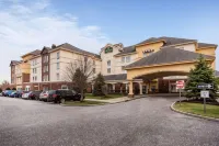 La Quinta Inn & Suites by Wyndham Islip - MacArthur Airport Hotels in Lake Ronkonkoma