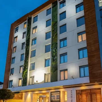 Biohotel Organic Suites Hotels near Centro Comercial Monteverde