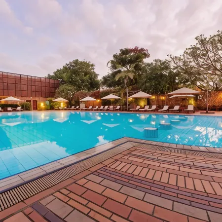 Nairobi Serena Hotel Отели рядом с достопримечательностью «Центральный парк»
