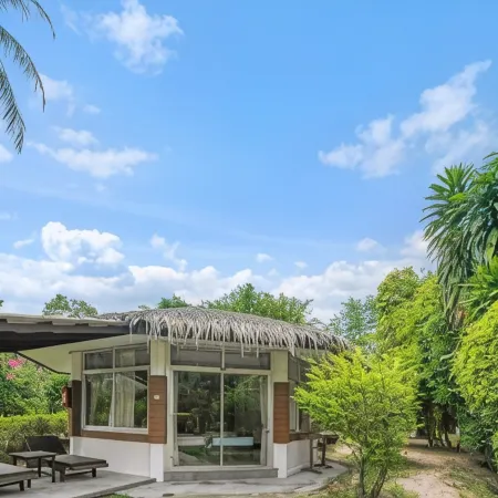 Anahata Resort Отели рядом с достопримечательностью «Причал Натон»