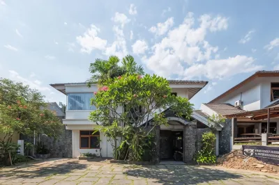 Imelda Residence Setrasari RedPartner Hotels in Sukasari