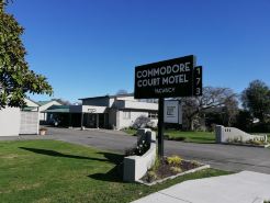 Commodore Court Motel