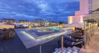 Wyndham Nordelta Tigre Buenos Aires - С бассейном