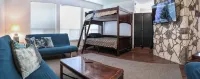 Sleeps 20!  Near Bulldog Stadium! - 방갈로