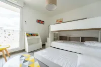 Spacious 4-bedroom with terrace and air-conditioned parking in Lattes Hotels in Lattes