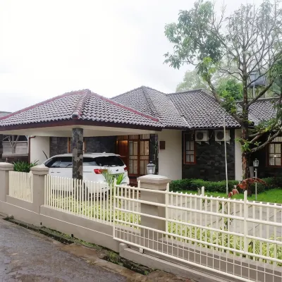 The Priangan Guest House @ Buniseuri Hotels in Baregbeg