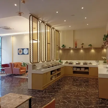 Grand Continent Hotel Gachibowli, US Consulate Отели рядом с достопримечательностью «Оушен Парк»