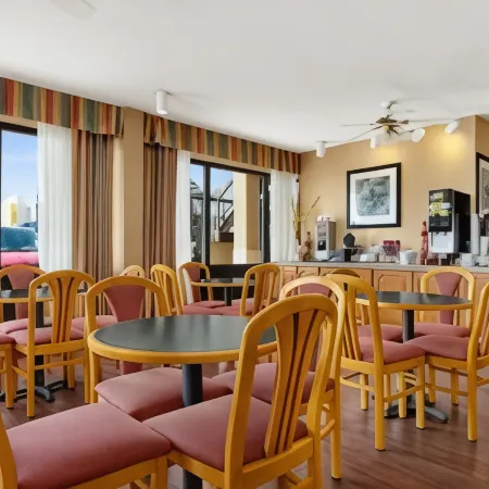Super 8 by Wyndham Oxford